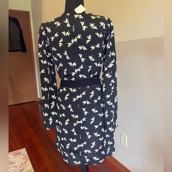 Elegant ad:hoc Dress with Belt Medium - Picture 3 of 10